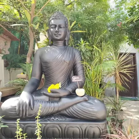 What is the Difference Between a Vitarka Mudra and a Bhumisparsha Mudra Buddha Statue?